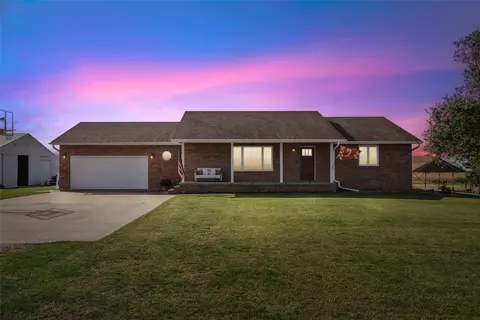 964 G40 Hwy, Pleasantville, IA 50225