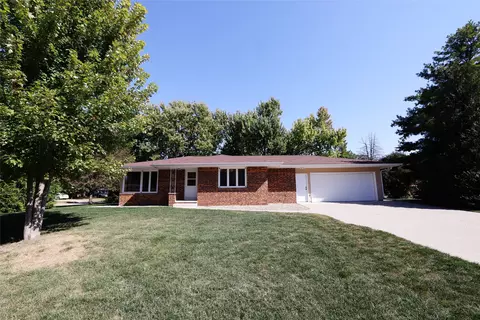 1122 Country Club Dr, Boone, IA 50036