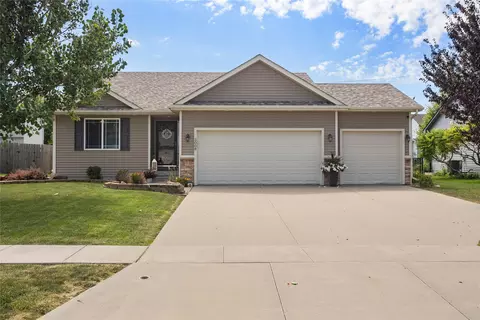 3008 SE Weatherstone St, Grimes, IA 50111