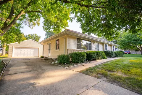 3914 E Douglas Ave, Des Moines, IA 50317