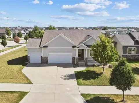 2001 NW Reinhart Dr, Ankeny, IA 50023