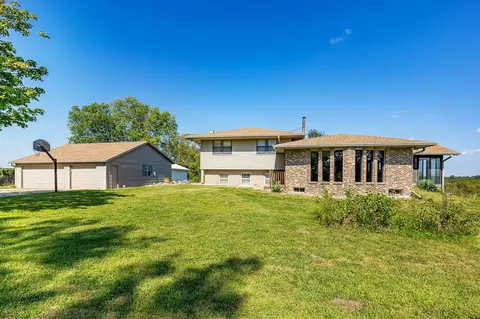 15999 Fulton St, Indianola, IA 50125