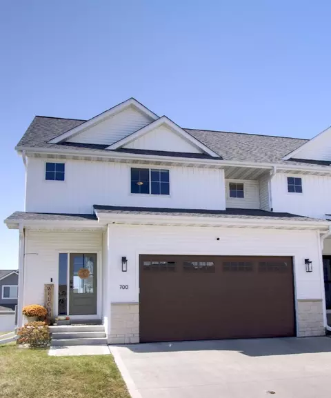 700 Spruce St NW, Bondurant, IA 50035