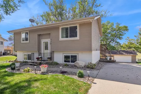 903 Casady Dr, Norwalk, IA 50211