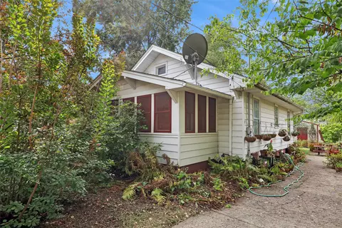 3200 54th St, Des Moines, IA 50310