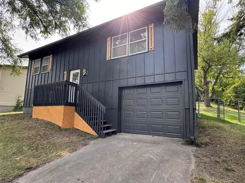 608 Armory Ave, Chariton, IA 50049