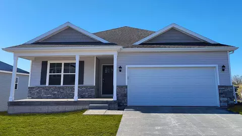 2204 N 7th St, Indianola, IA 50125