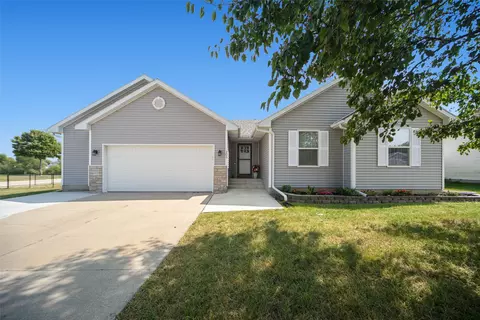 205 Mallard Pointe Dr NW, Bondurant, IA 50035