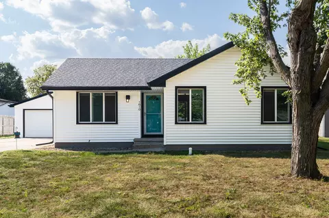 1610 NW Applewood St, Ankeny, IA 50023