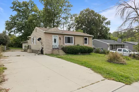 439 E Porter Ave, Des Moines, IA 50315