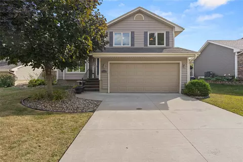 7036 Sharon Dr, Urbandale, IA 50322