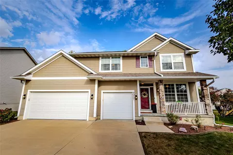 9057 Lake Ct, West Des Moines, IA 50266