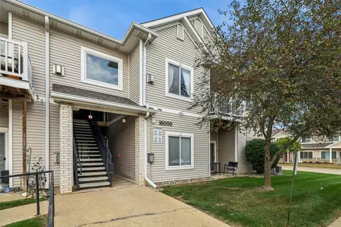 8601 Westown Pkwy #16204, West Des Moines, IA 50266