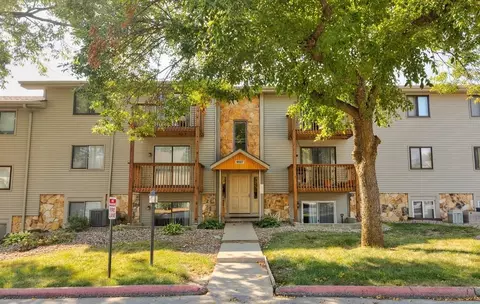 9527 University Ave #21, Clive, IA 50325