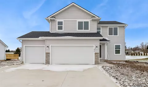 272 NE Wildflower Dr, Pleasant Hill, IA 50327