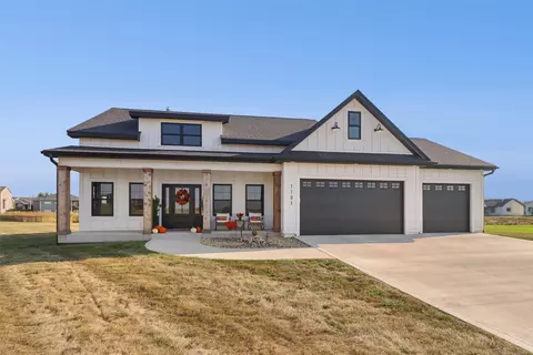 1101 Lakeview Cir NW, Bondurant, IA 50035