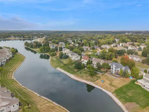 1360 Country Club Blvd, Clive, IA 50325