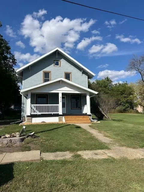 512 Rider St, Garwin, IA 50632