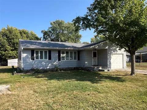 624 Pleasant St, Van Meter, IA 50261