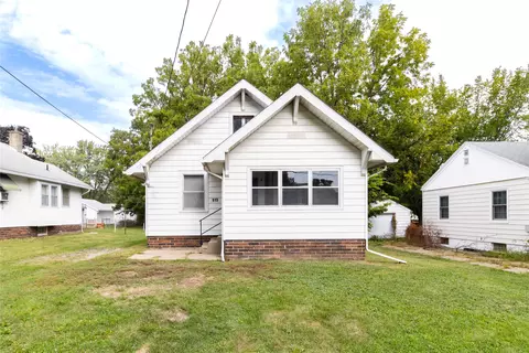 915 Wolcott Ave, Des Moines, IA 50315