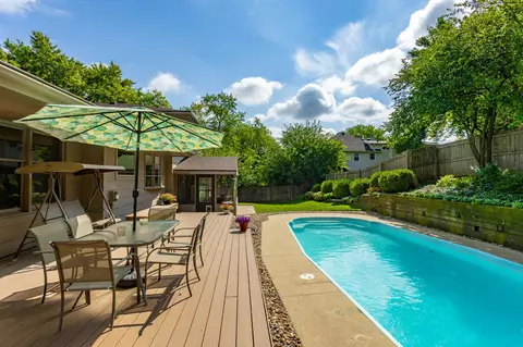 2408 Pleasant St, West Des Moines, IA 50266