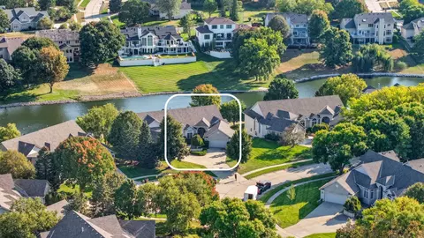 13575 Village Ct, Clive, IA 50325
