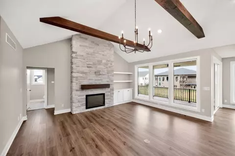 4640 Centennial Blvd, Urbandale, IA 50323