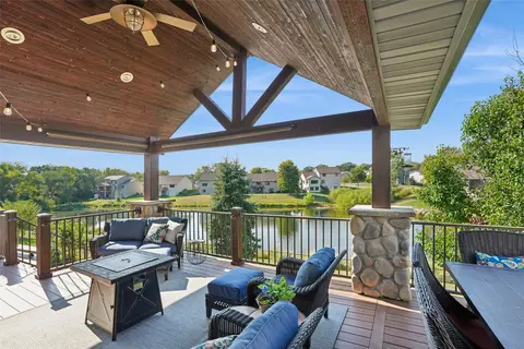 3112 Brook View Dr, Des Moines, IA 50317
