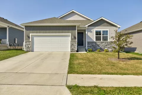 2007 N Summercrest St, Indianola, IA 50125