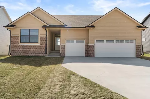860 Hamilton Rd, Waukee, IA 50263