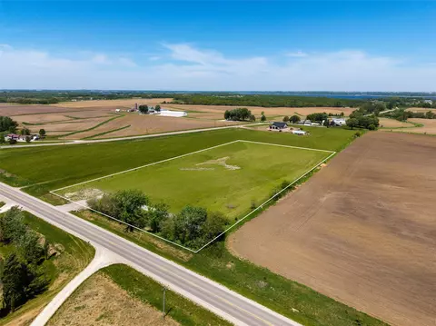 1078 Highway G46, Knoxville, IA 50138