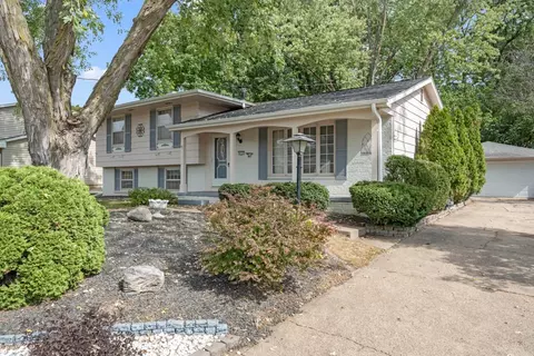 4121 73rd St, Urbandale, IA 50322