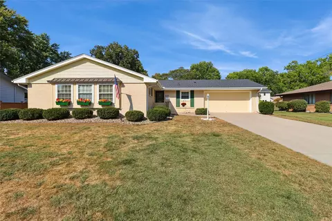 7215 Washington Ave, Windsor Heights, IA 50324