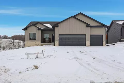 325 S Walnut Dr, Norwalk, IA 50211