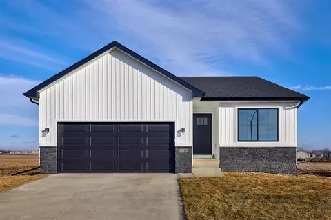 2419 Spruce St, Granger, IA 50109