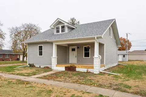 713 W Main St, Knoxville, IA 50138