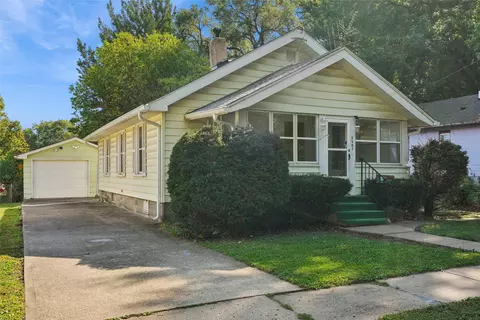 3507 Bowdoin St, Des Moines, IA 50313