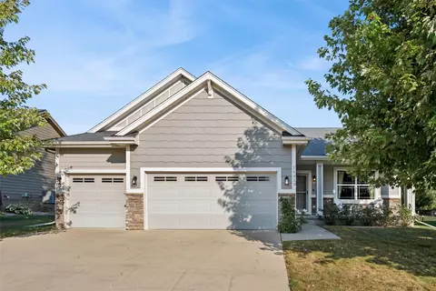 16419 Phoenix Dr, Clive, IA 50325