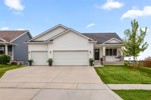 1824 Crabapple Ln, Granger, IA 50109