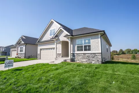 306 NE Meadow Ln, Ankeny, IA 50021