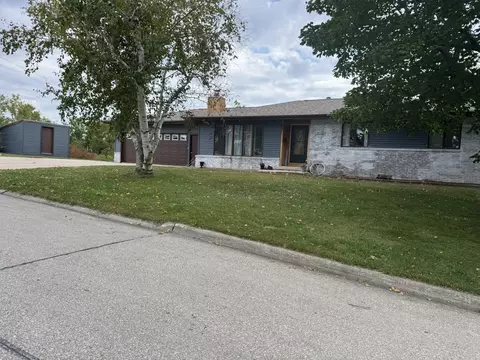 800 N 4th St, Guthrie Center, IA 50115
