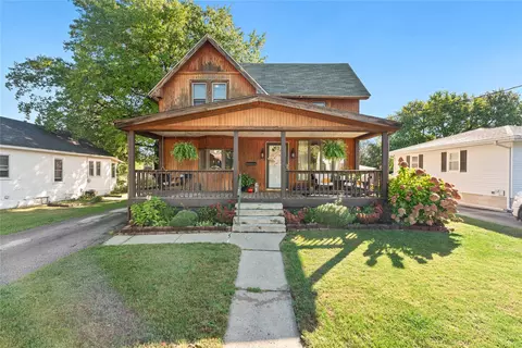 4027 11th St, Des Moines, IA 50313