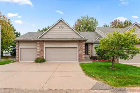 2376 NW 163rd St, Clive, IA 50325