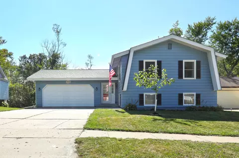1001 Robin Gln, Indianola, IA 50125