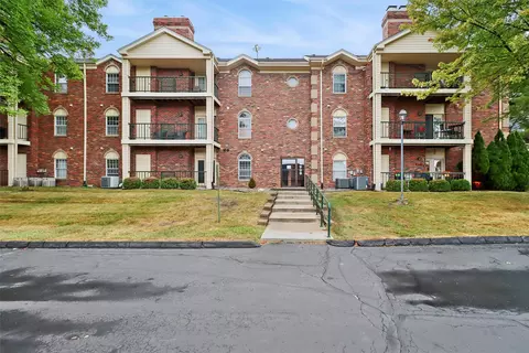 4900 Pleasant St #14, West Des Moines, IA 50266