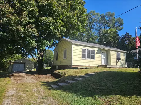 1811 Southlawn Dr, Des Moines, IA 50315