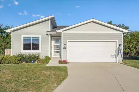 4507 E 48th St, Des Moines, IA 50317