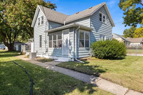 2316 E 39th St, Des Moines, IA 50317