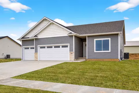3909 SE 30th St, Ankeny, IA 50021