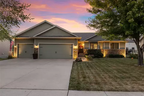4446 NW 164th St, Clive, IA 50325